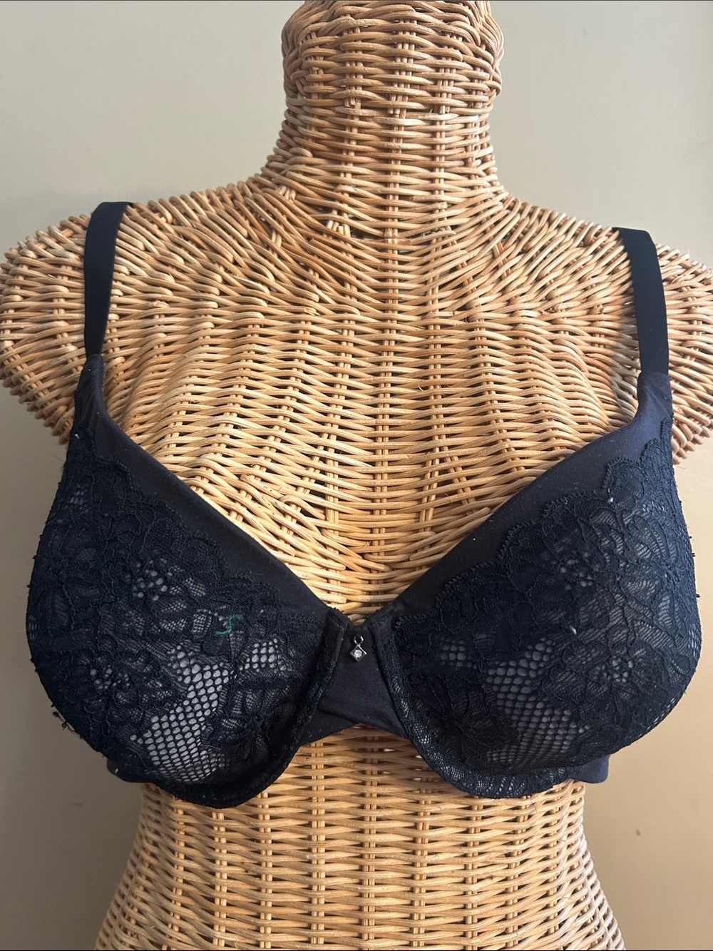 Black Lace Underwire Bra - Women's Intimates 38C